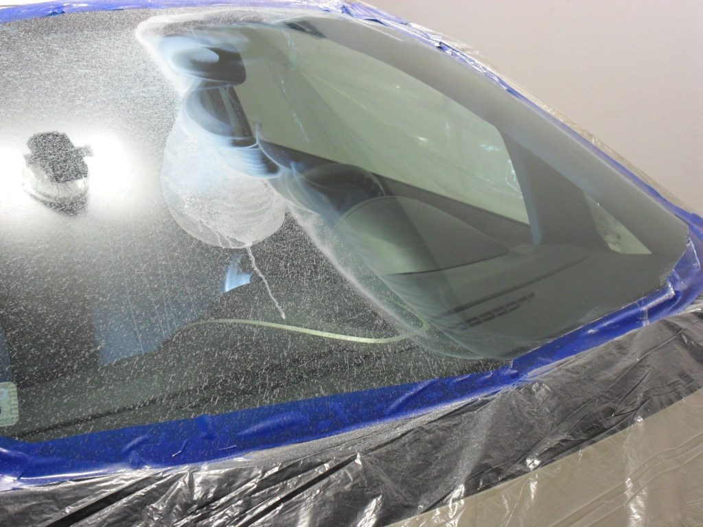 Полировка лобового стекла автомобиля